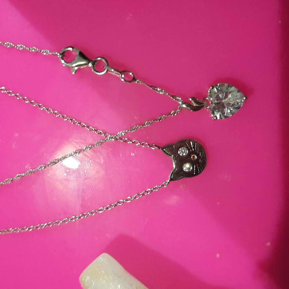 Lot of two necklaces CAT 😻 & HEART ❤️ DIAMONELLE PENDANT AND CHAINS GREAT GIFTS